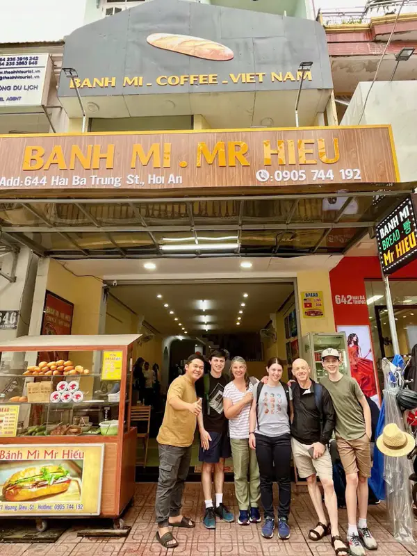 Bánh mì Mr Hieu - Phở & Cao Lầu - ảnh 6