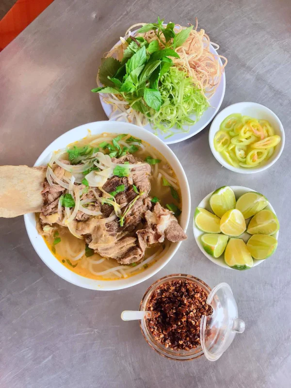 Bún Bò Huế - Lê Gia Khang - ảnh 2