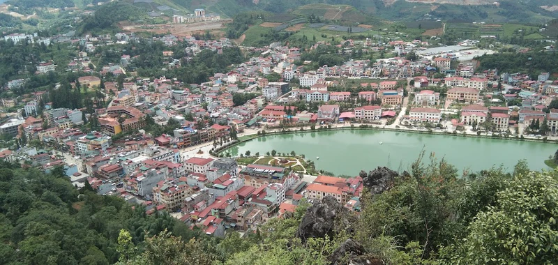 Hồ Sa Pa - ảnh 2